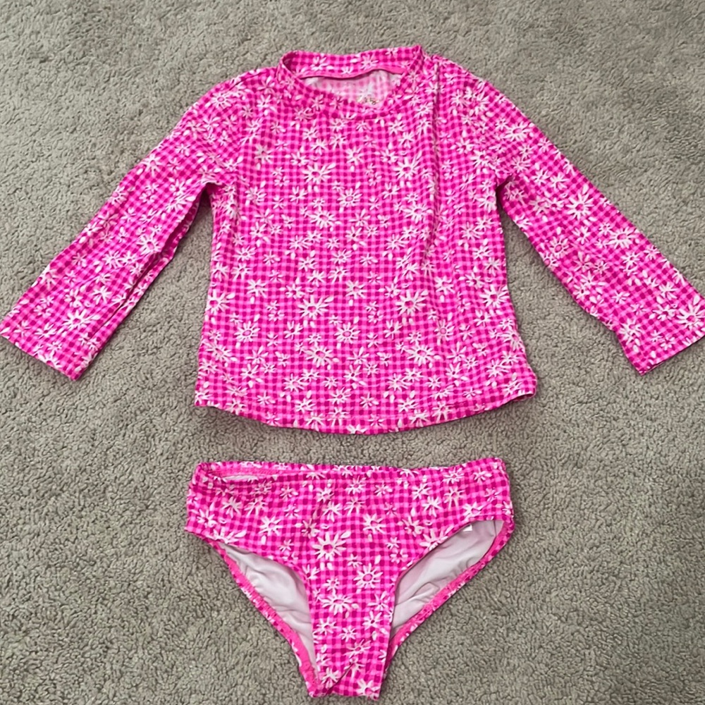 Lily pulitzer rash guard top tankini. Size 4, but runs small. Hot pink floral.
